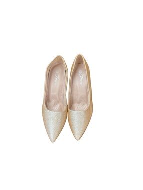 Forever  Gold Pointed-Toe Women’s Heels